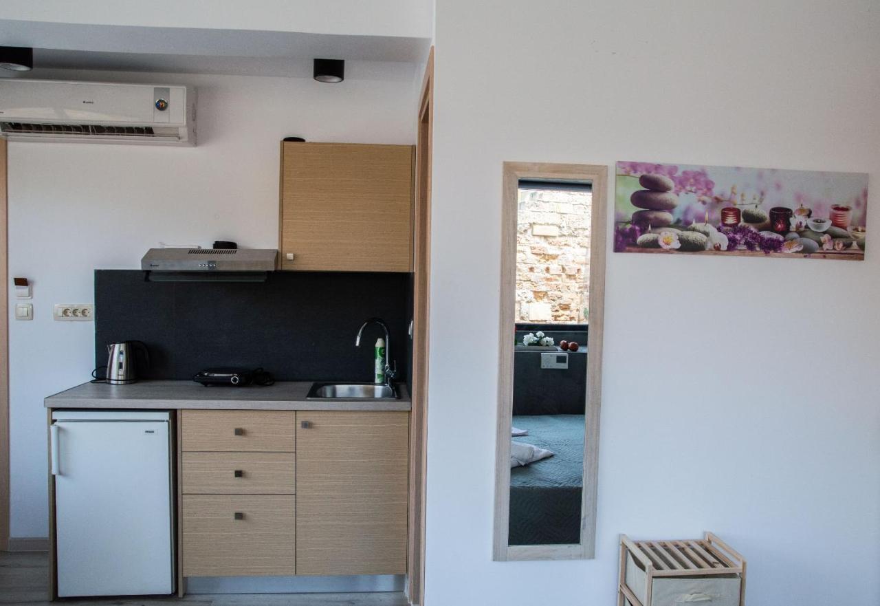Kastren Rooms Ханя Екстериор снимка